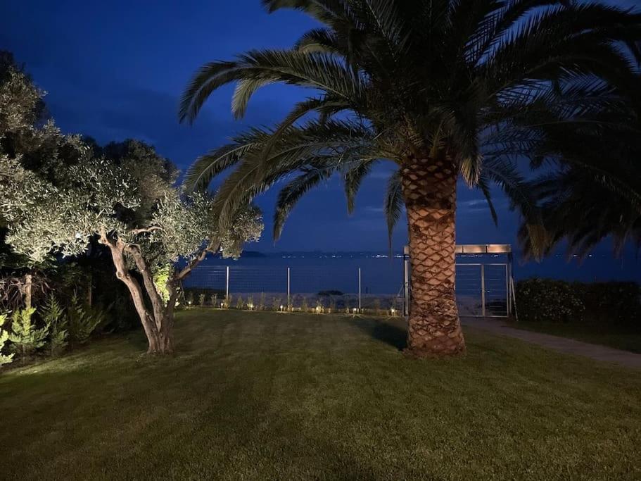 Παραθαλάσσια Βίλα เนโอสมาร์มาราส ภายนอก รูปภาพ